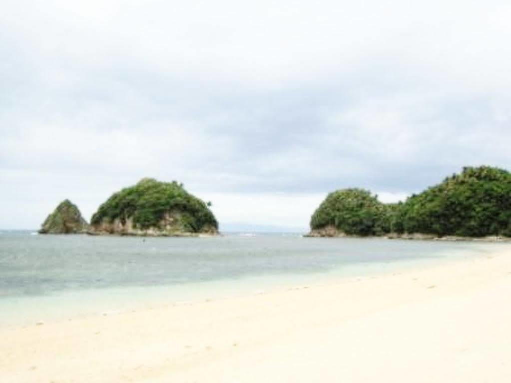 ホテルアドキ コーポレート イン Virac エクステリア 写真